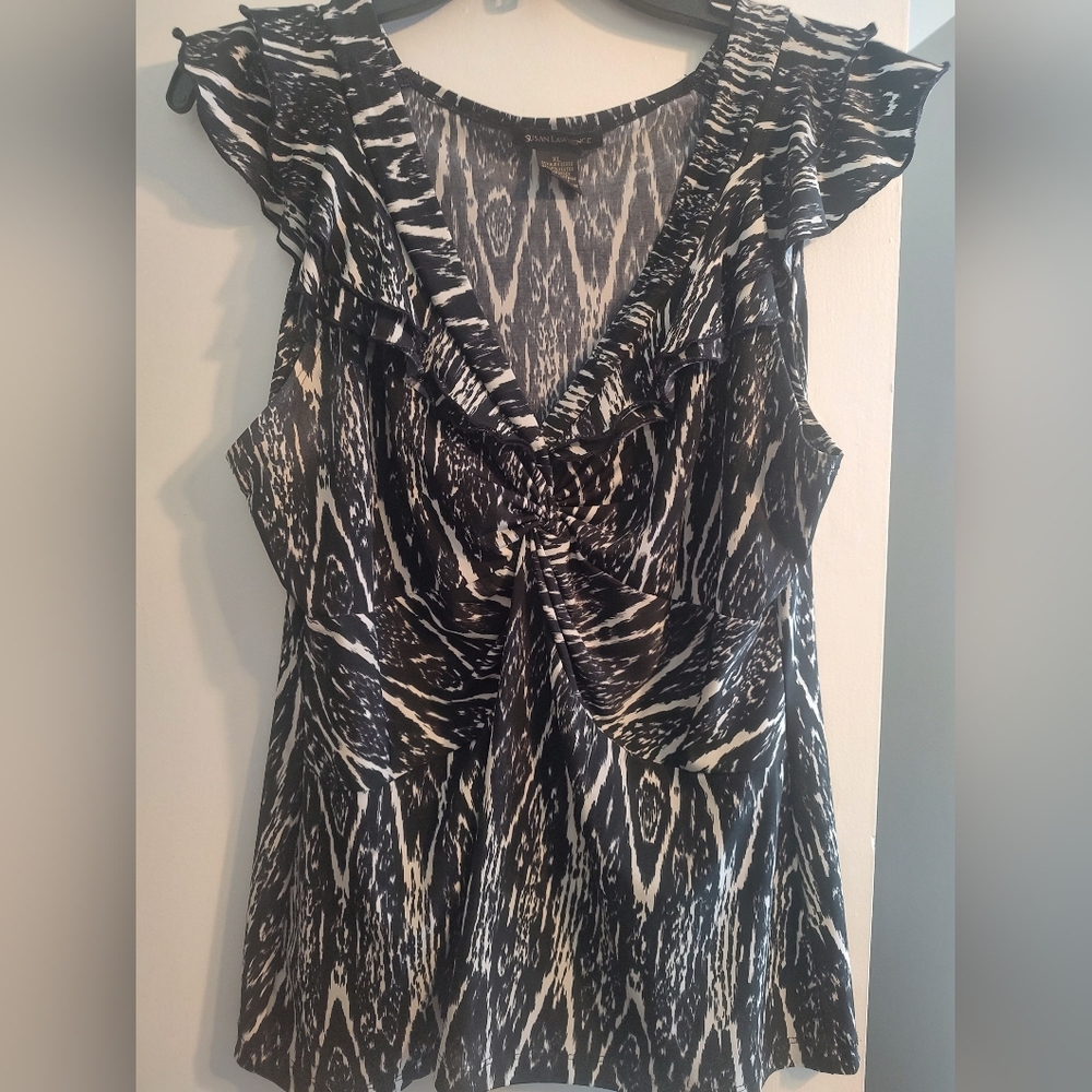 Women's blouse black and white, size xl